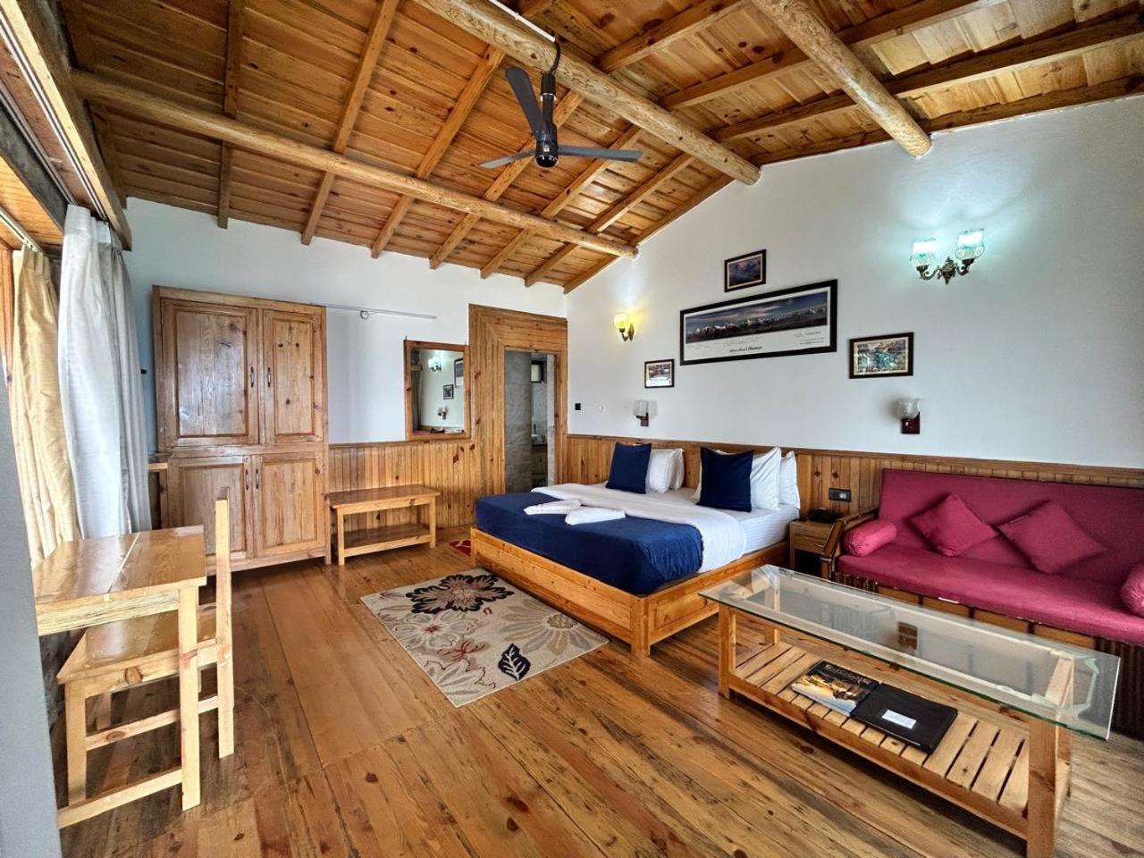 Kasar Himalaya Holiday Resort, Binsar Rd Almora Bagian luar foto