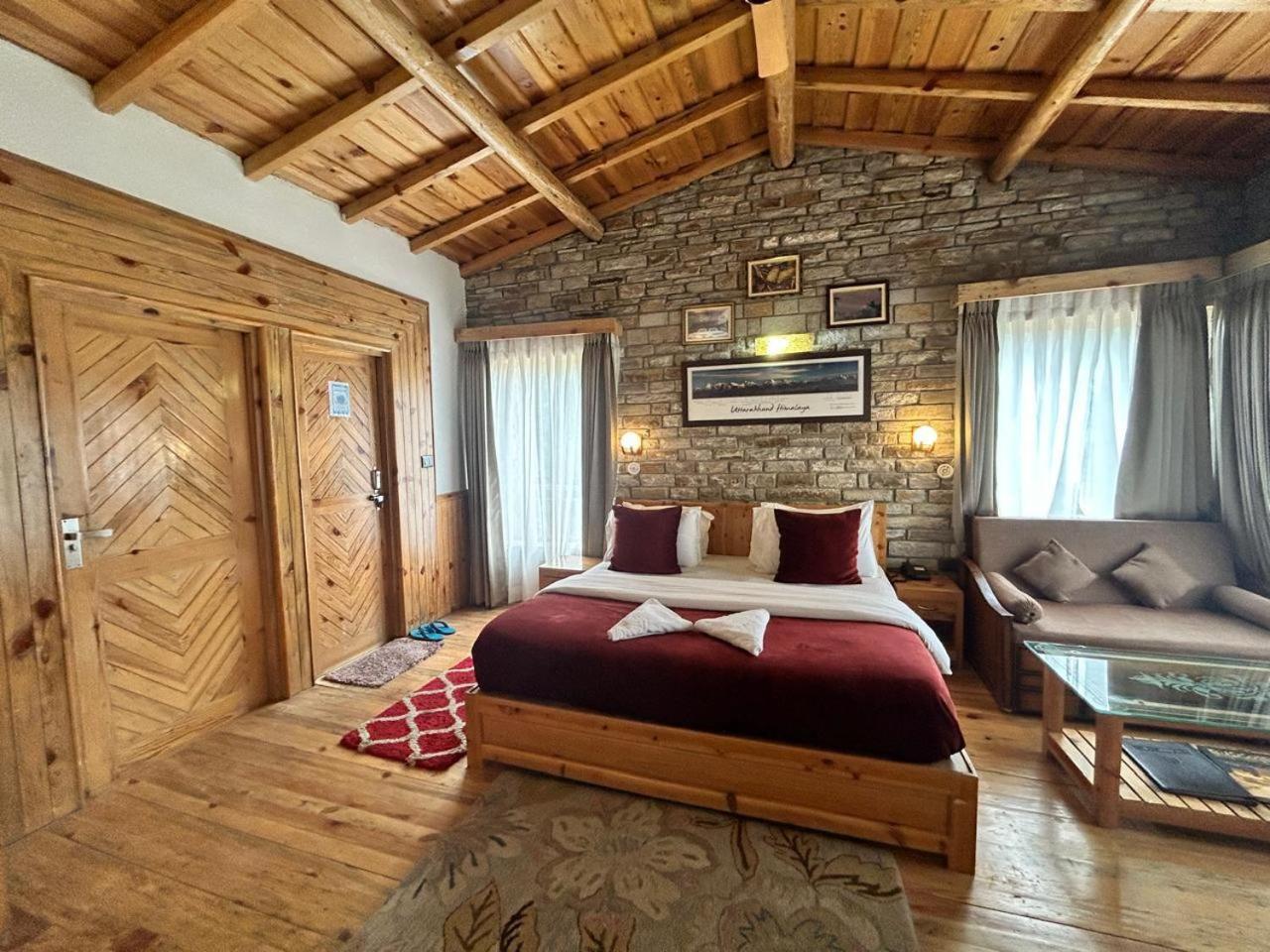 Kasar Himalaya Holiday Resort, Binsar Rd Almora Bagian luar foto