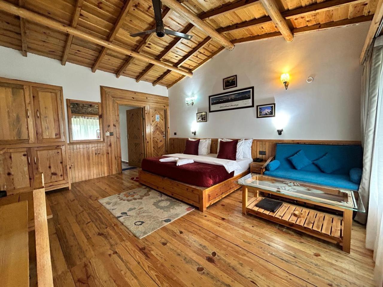 Kasar Himalaya Holiday Resort, Binsar Rd Almora Bagian luar foto