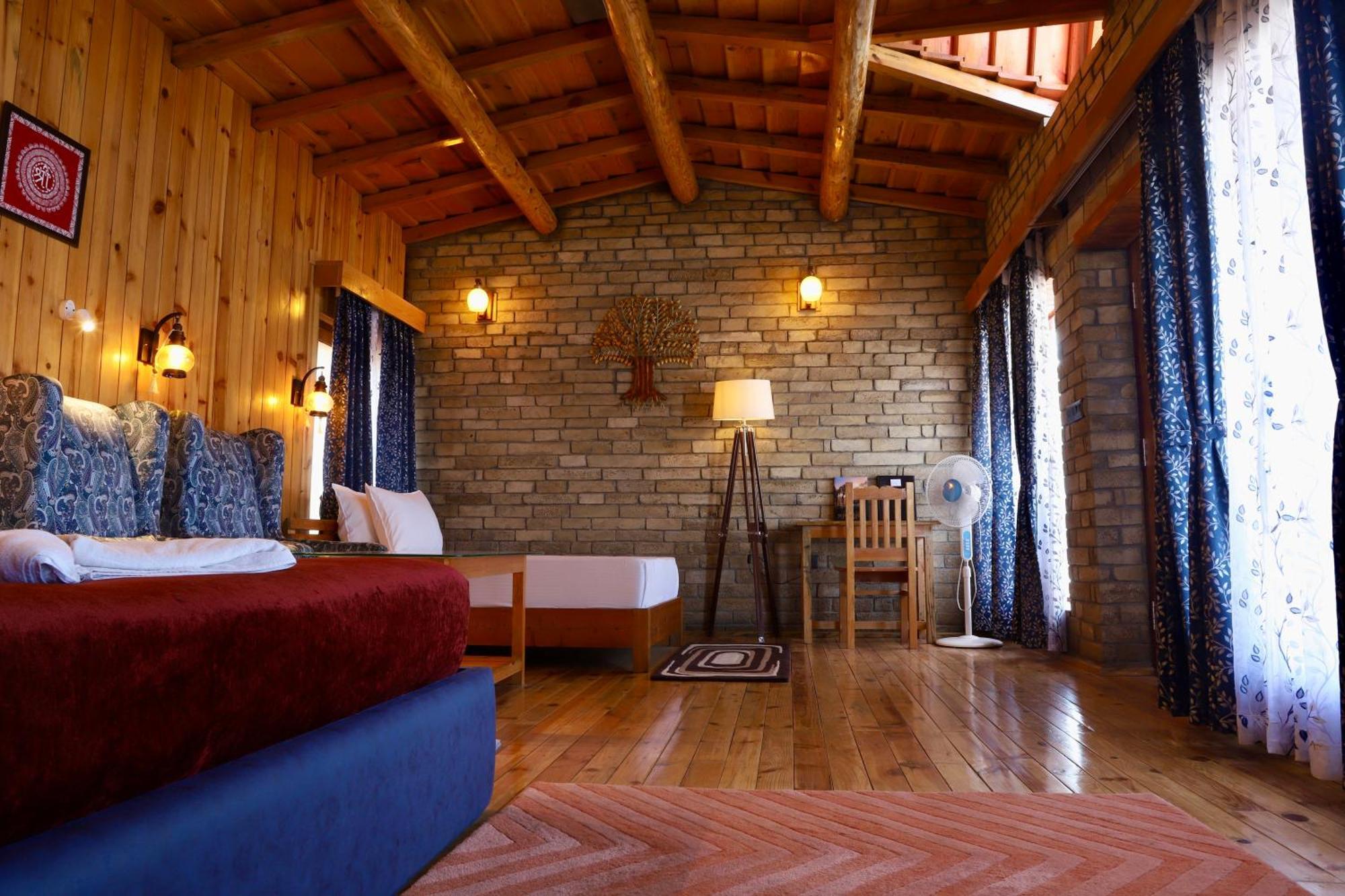 Kasar Himalaya Holiday Resort, Binsar Rd Almora Bagian luar foto